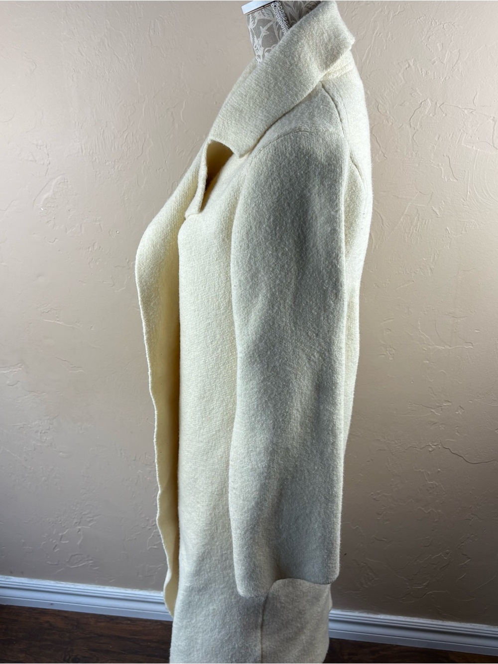 L’Academie London Cardigan Cream Knit Sweater Women’s Size Small Soft Minimalist - Picture 7 of 15